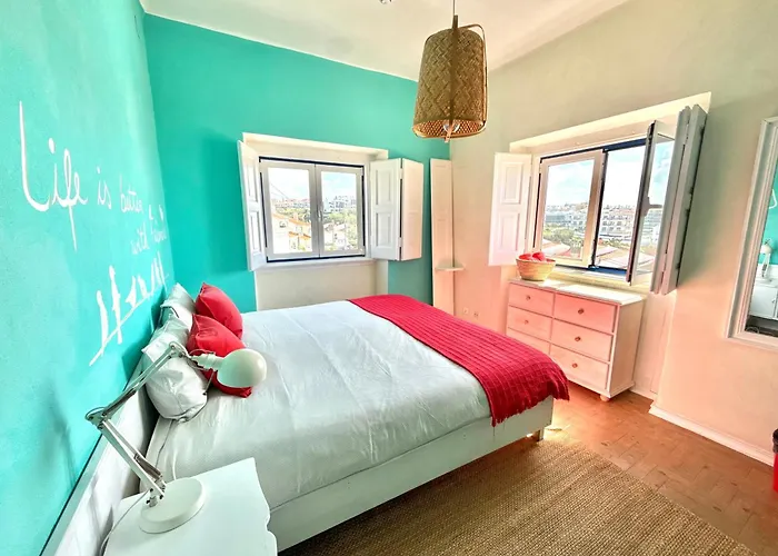Chill In Ericeira Surf House Hostel